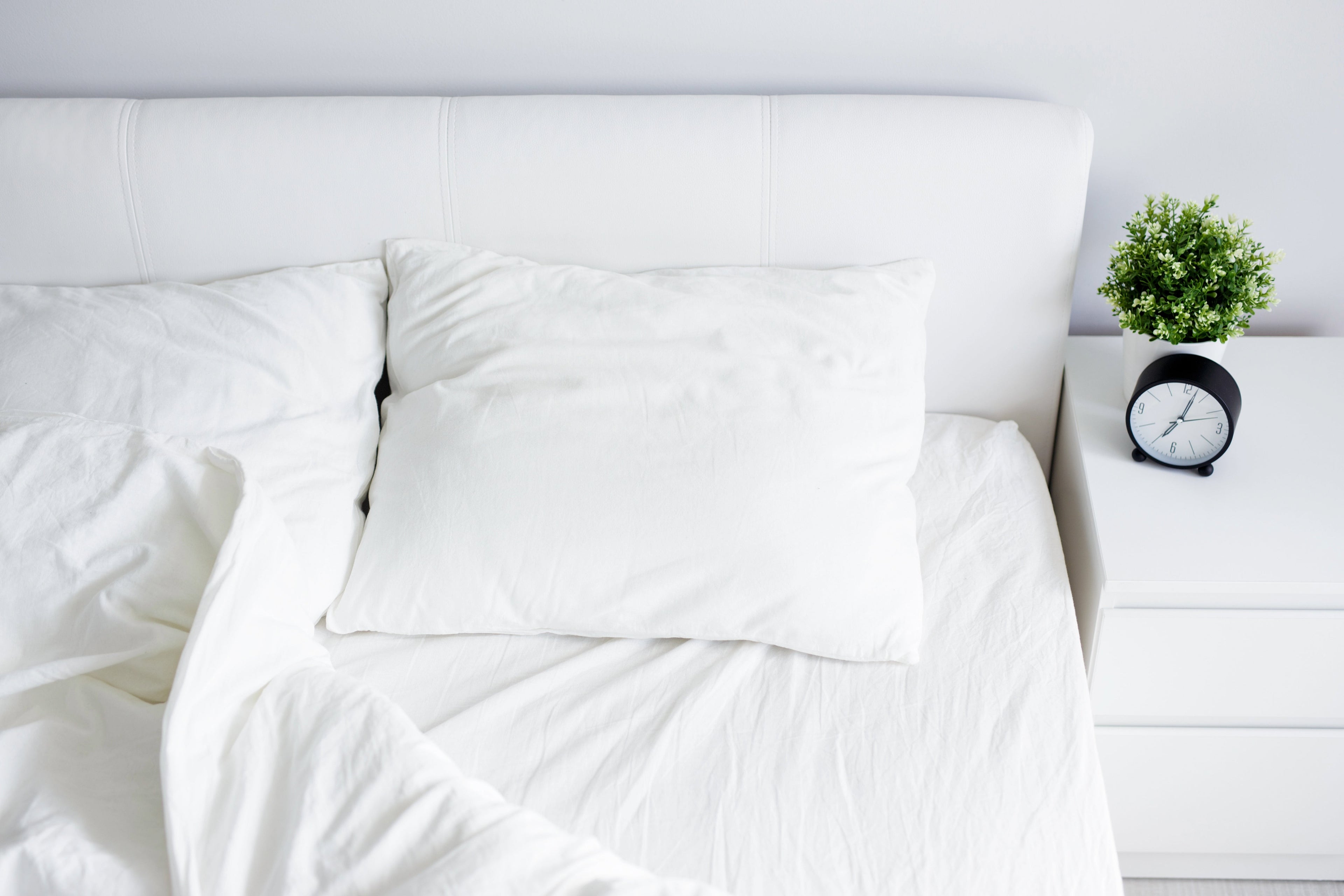 Microfiber Bed Sheet Set 3 pieces - image 1