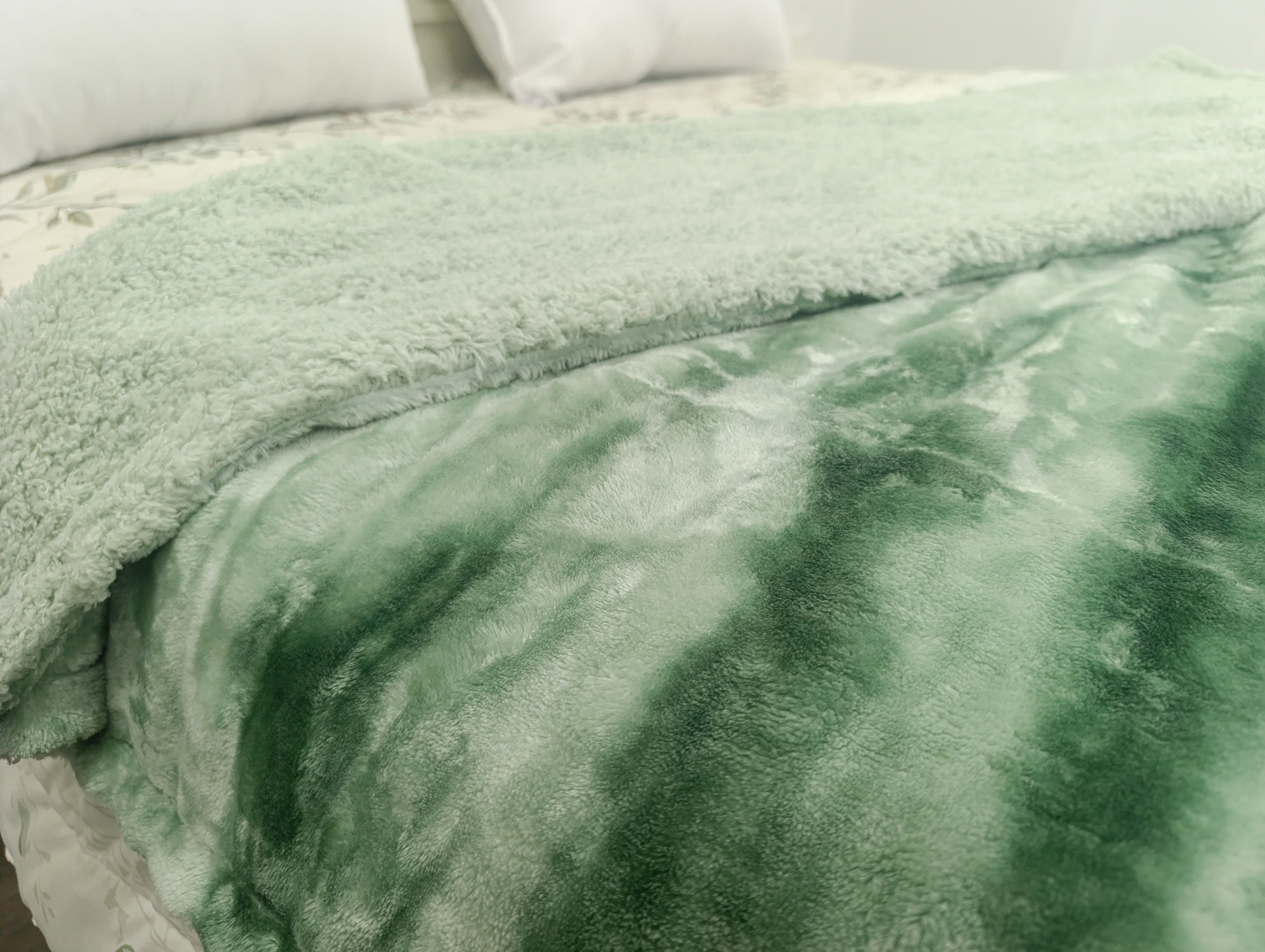 Verdelle Blanket - Sage Green - image 3